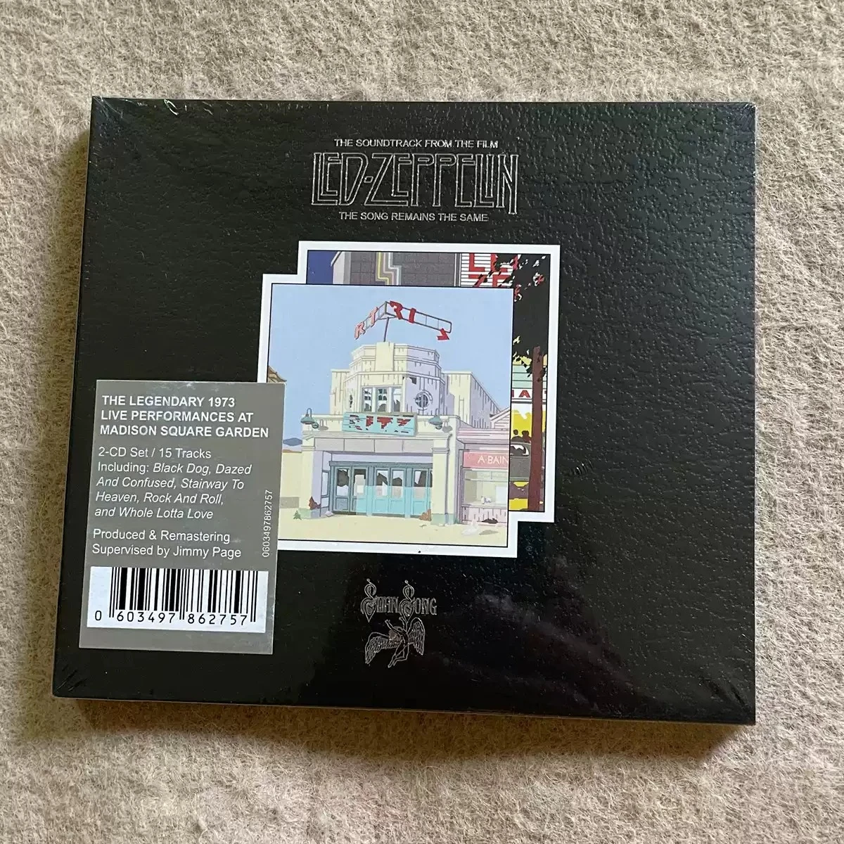 Led Zeppelin "The Song Remains The Same" Live-Soundtrack, das ikonische Rockalbum von 1973 aus dem Madison Square Garden, neu im Originalgetreuen Ton aufgelegt von Jimmy Page Image