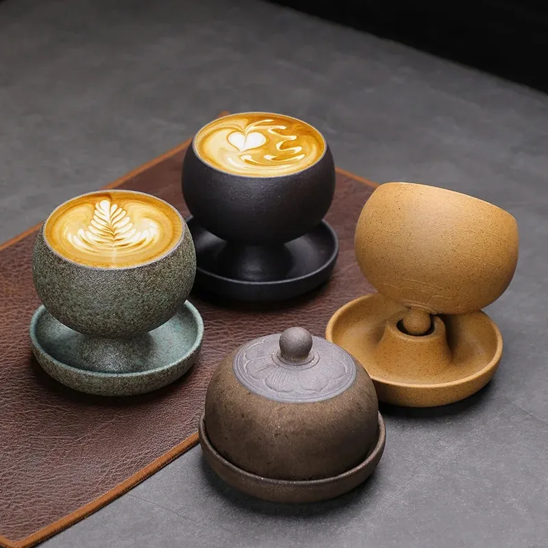 Vintage Steinzeug-Kaffeetasse mit Untertasse, Retro Keramik-Latte-Art-Becher, Handgefertigte Rustikale Teetasse für Zuhause, Café, Boho-Tischgeschirr Image