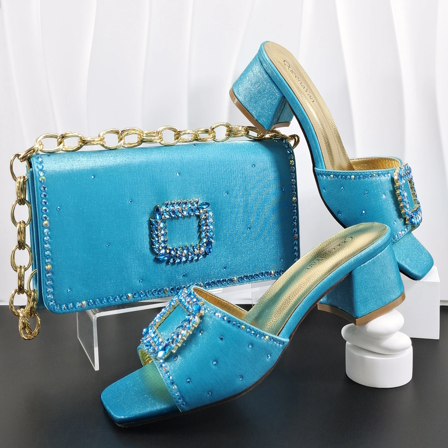 INS Bestseller Täglich Tragbare Himmelblaue Einfache Modische Freizeitsandalen und Taschensets mit Strass-Verzierung Image