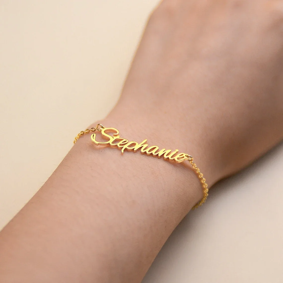 Personalisiertes personalisiertes Namensarmband im Kunststil für Damen und Mädchen, Schmuck aus Edelstahl und Gold, individuelles Namensschild-Armband