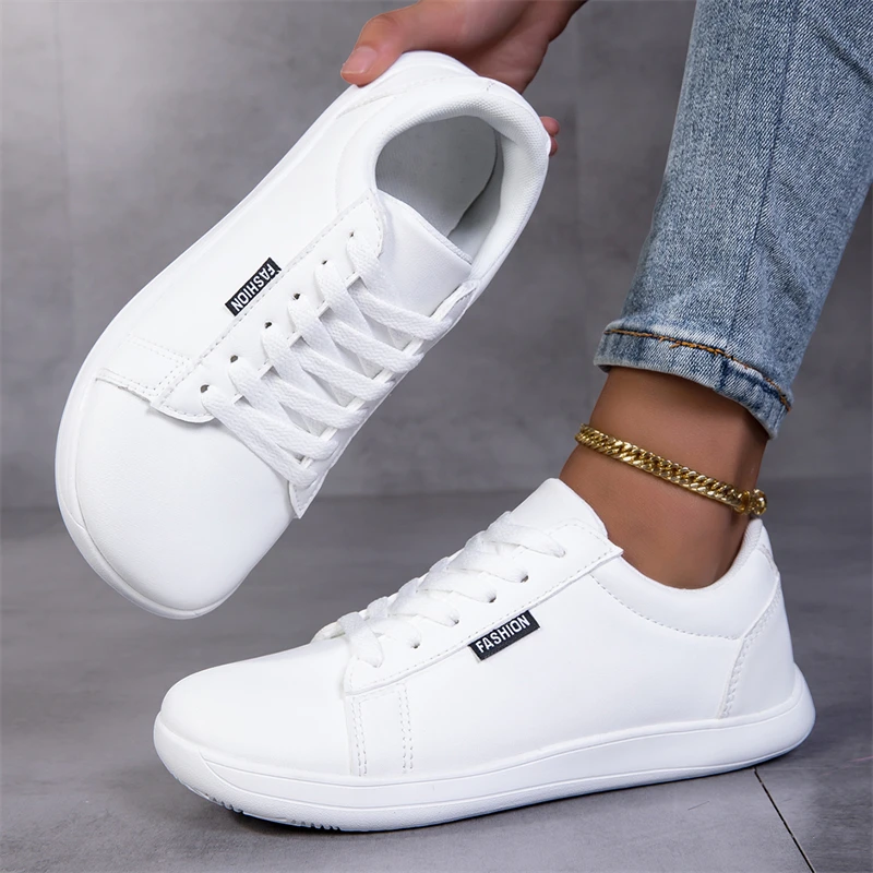 Barfuß-Sneaker mit breiter Zehenbox für Damen, weiße Damen-Walkingschuhe, bequeme Freizeitschuhe aus Leder, Damen-Sportschuhe