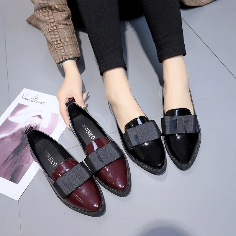 Schwarze/Weinrote Lackleder-Spitzschuhe, Slipper mit Schleifenknoten, Vielseitige Elegante Schuhe für Alltag & Geschäftsanlässe