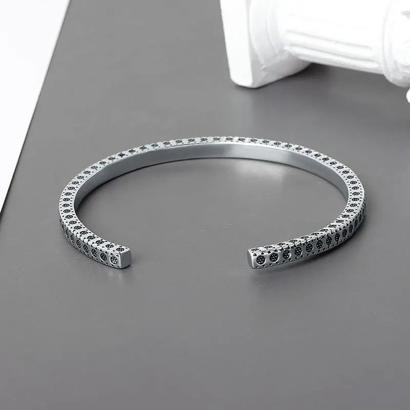 Silberfarbenes minimalistisches Armband mit Punktmuster für Damen und Herren, modischer edler Schmuck, Geschenk für Paare, Cеребро Image