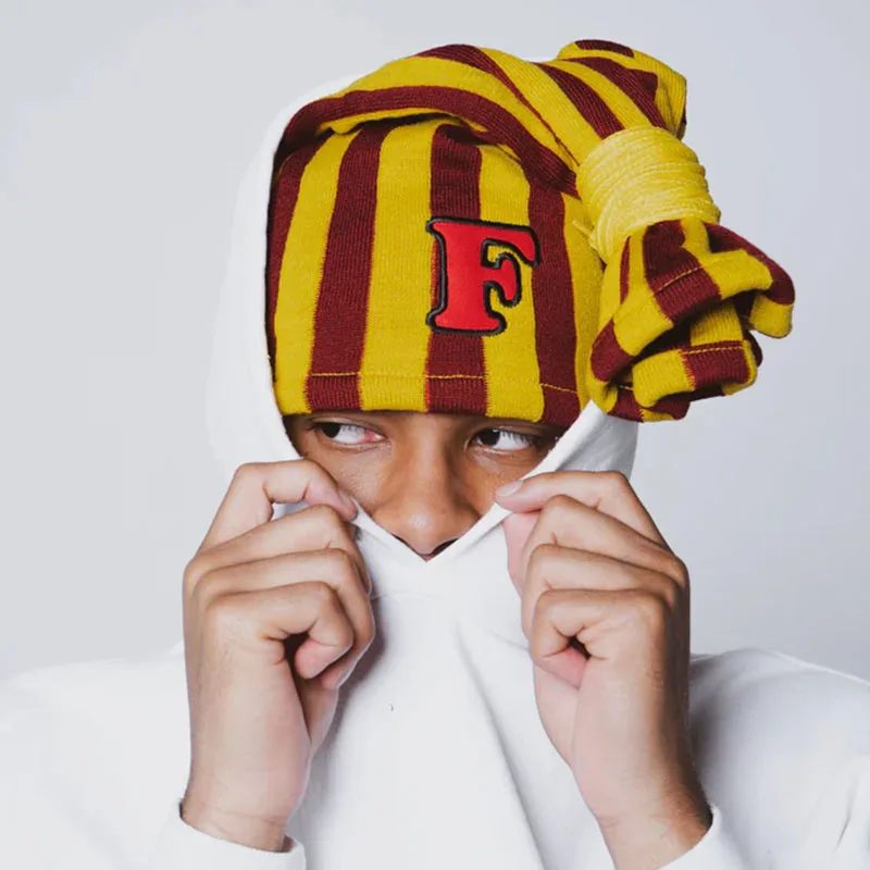 Amerikanische College-Mütze im Color-Blocking-Stil mit Streifenmuster, ohne Krempe, mit ausgefallenem Design, Buchstaben-Print, im Street-Retro-Trend-Stil. Image