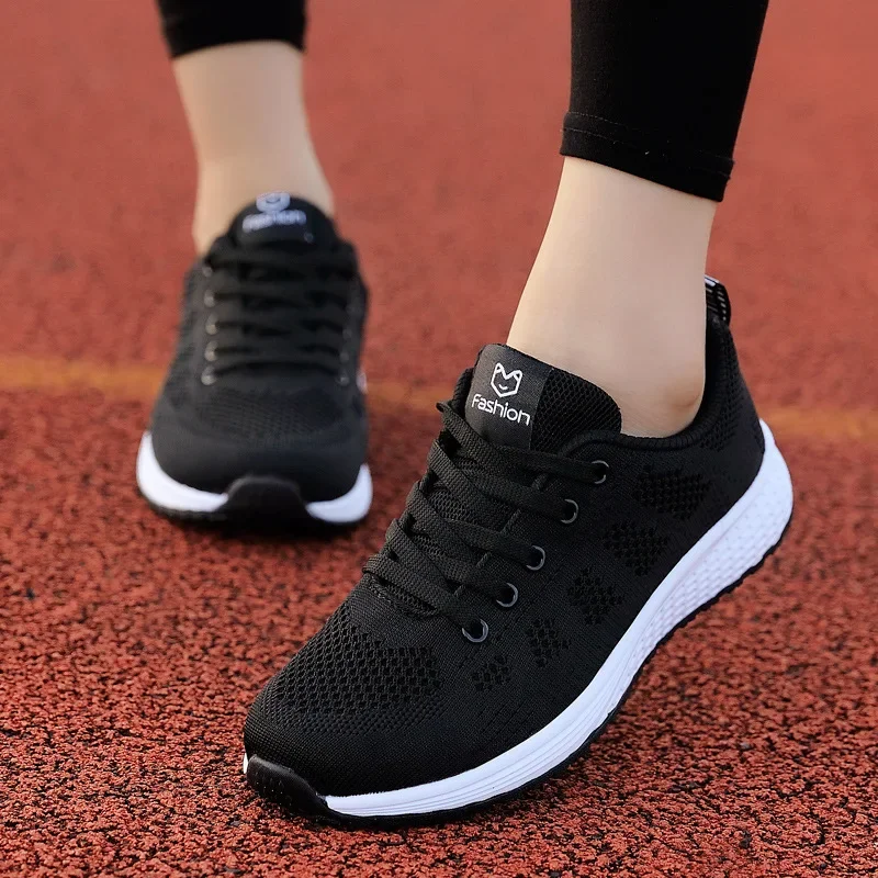 Chaussures décontractées pour femmes, chaussures de marche respirantes en maille, baskets plates, chaussures de course pour femmes, chaussures vulcanisées pour la salle de sport, chaussures blanches pour femmes