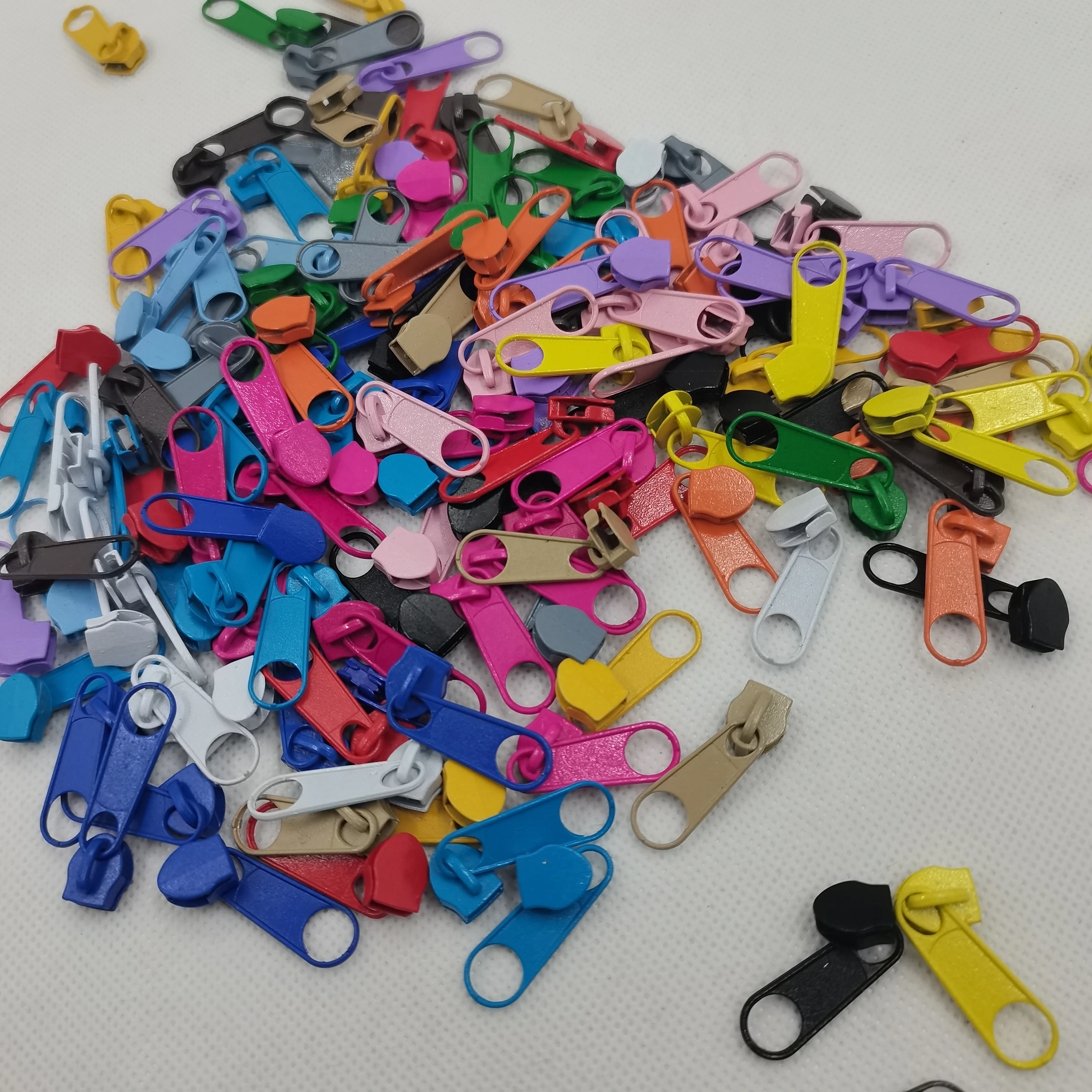 25 Stück/Lot, leuchtende Farbe 5 # Nylon-Reißverschluss-Schieber, Modischer Reißverschluss-Zipper, DIY Handarbeit Taschenverschluss Image
