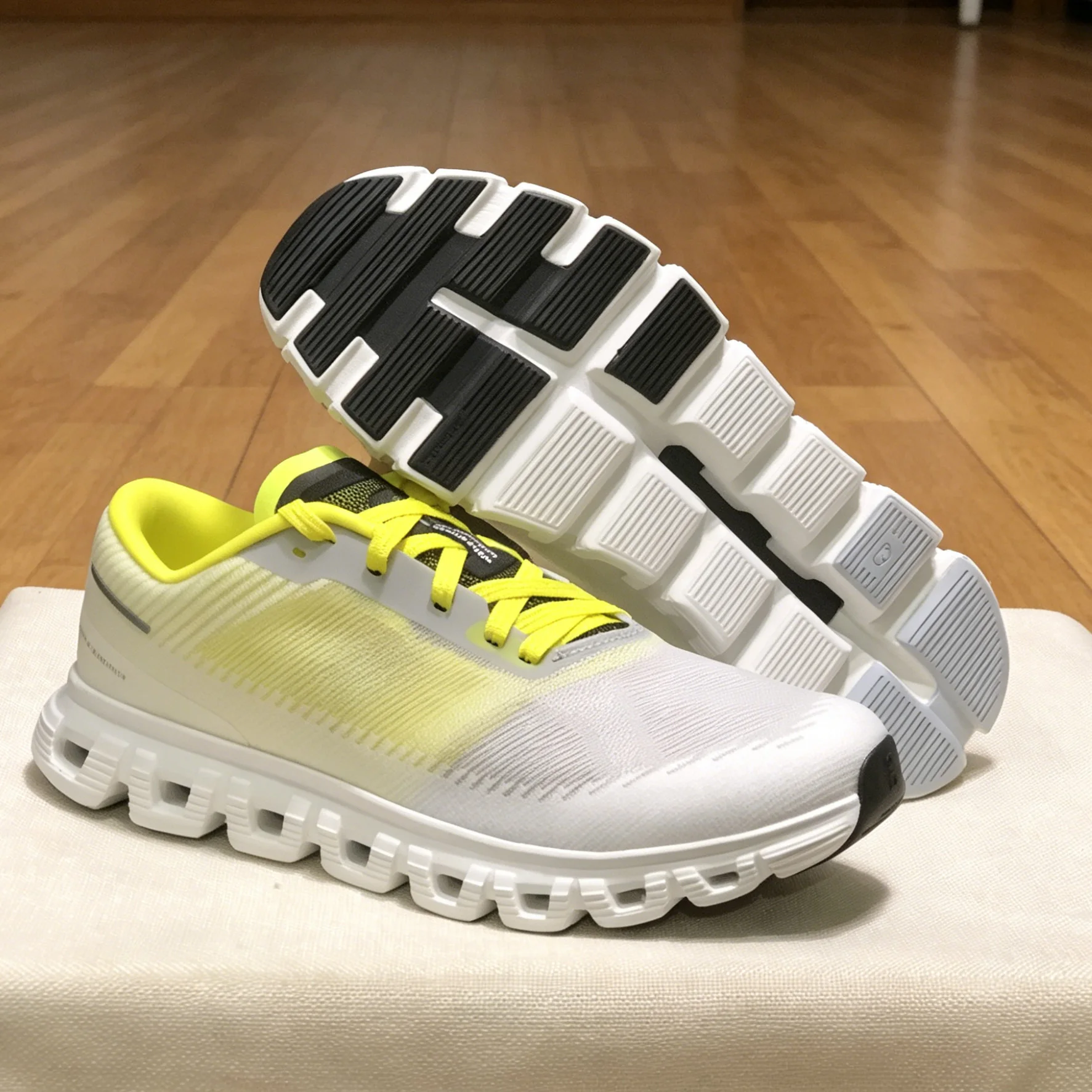 Sommer-Laufschuhe mit Dämpfung, Modische Bequeme Atmungsaktive Sportschuhe, Air-Basketball-Tennis-Schnürschuhe Image