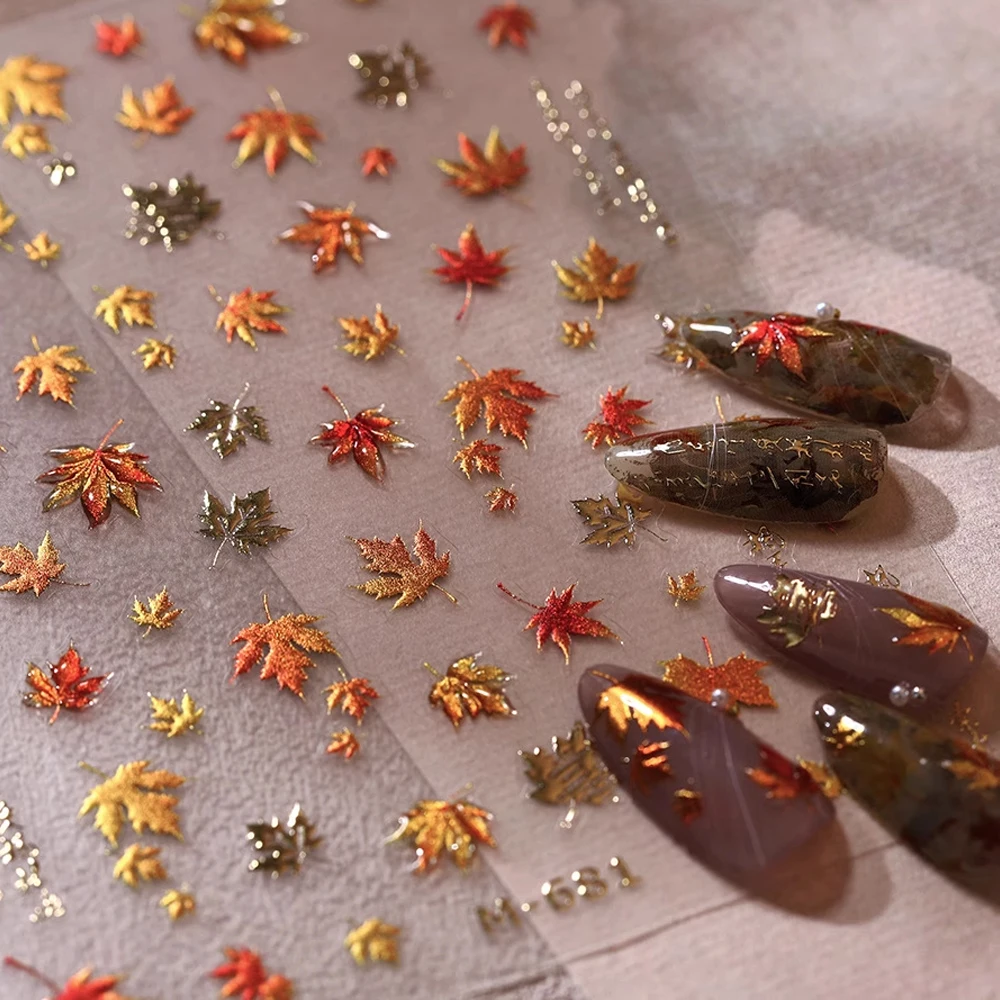 1 Stück 5D goldene Herbstblätter Nail Art Aufkleber Thanksgiving Day Orange Ahornblatt Nail Art Goldfolien Herbst Maniküre Dekorationen Image