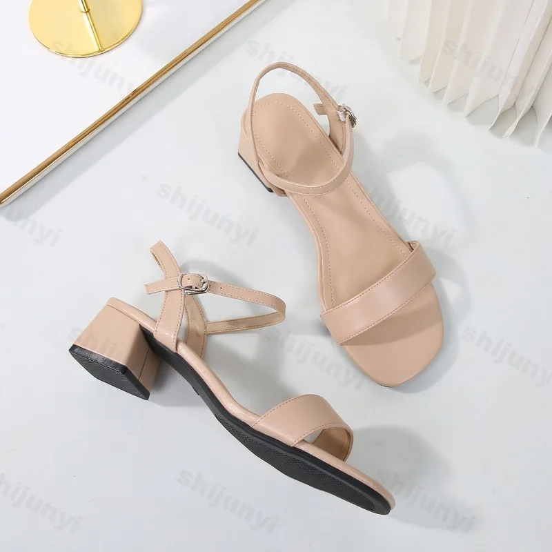 Große Größe Frauen Chunky Heels 2025, Sommermode, Schnallenriemen, rutschfeste Outdoor-Sandalen, bequeme Höhe erhöhen, Freizeitschuhe