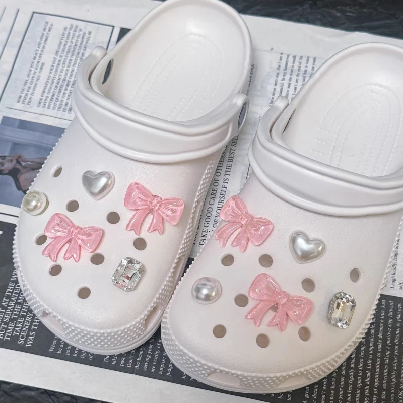Blumen-Schuh-Charms für süße süße Girly-Loch-Schuh-Charms, Designer, elegante Vintage-Perle, rosa Schmetterling, Schuhschmuck, All-Match