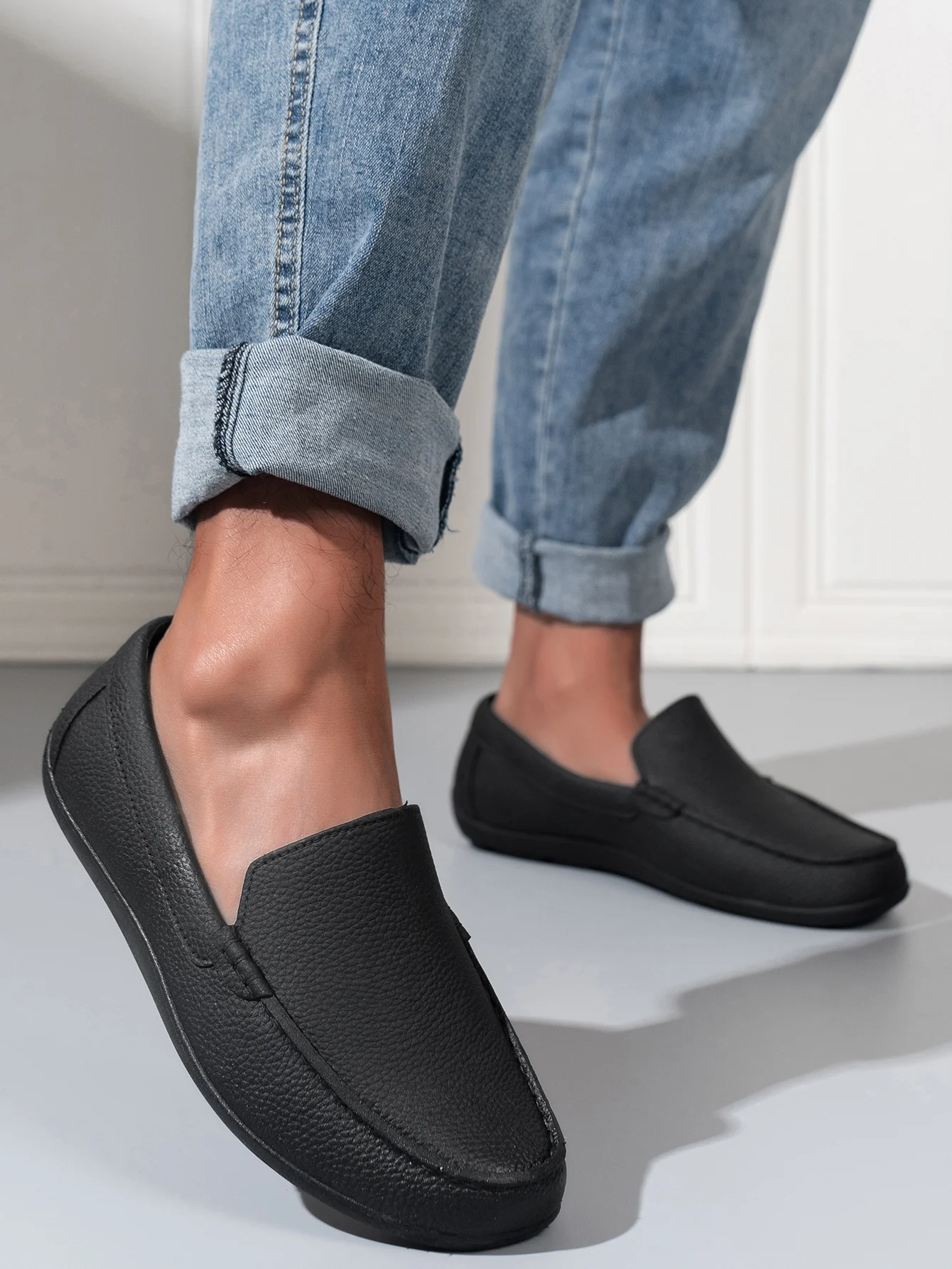 Herren Allwetter-Freizeitschuhe, schlicht, einfarbig, EVA, einteilig, flache Slip-On-Loafer, spritzwassergeschützt, Angelschuhe, Strandschuhe, weiße Schuhe Image