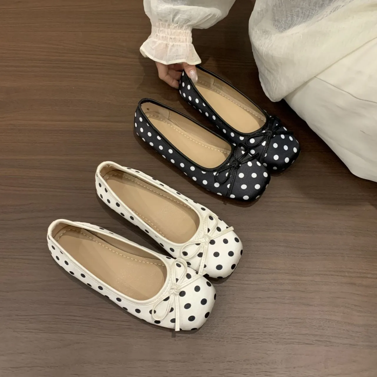 Elegante Quadratische Schmetterlings-Schuhe für Frühling und Herbst Sexy Niedriger Absatz Mutter-Schuhe Modische Bestseller Neue Bequeme Damenschuhe