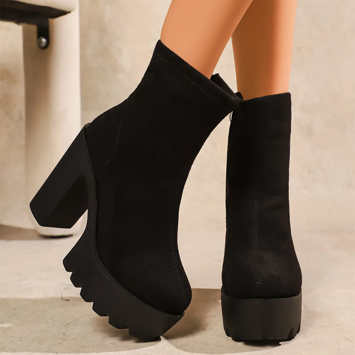 2026 Damen Herbst/Winter neue wasserdichte Plattform dicker Absatz Super High Heels Damenstiefel Wildleder warme kurze Stiefel niedrige Stiefel