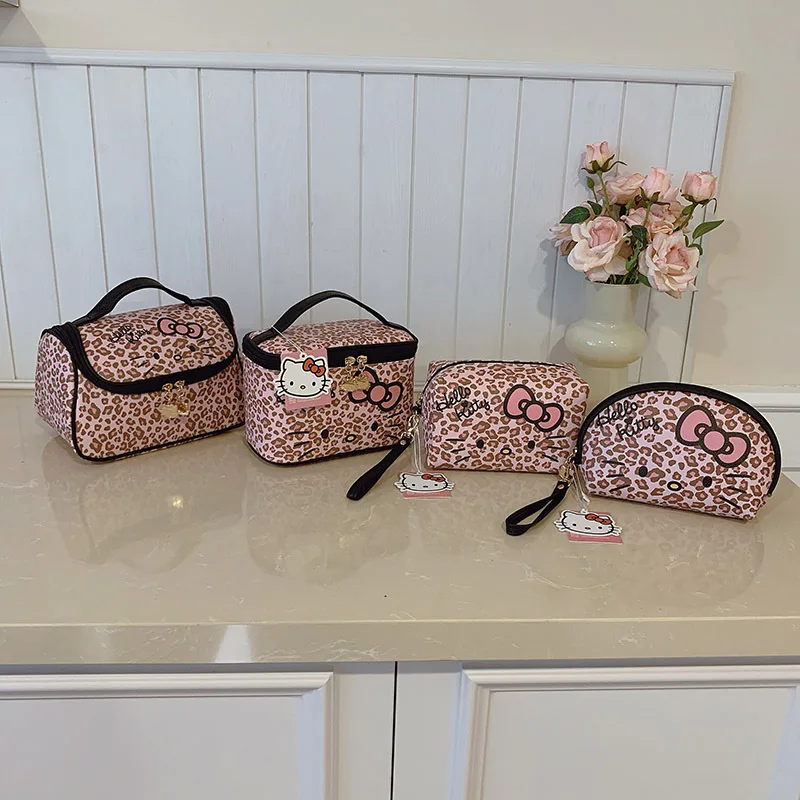 Echte Hello Kitty Leopard Pink PU-Make-up-Tasche für Damen, große Kapazität, tragbare Pendler-Reisehandtasche für Hautpflege und Kosmetik