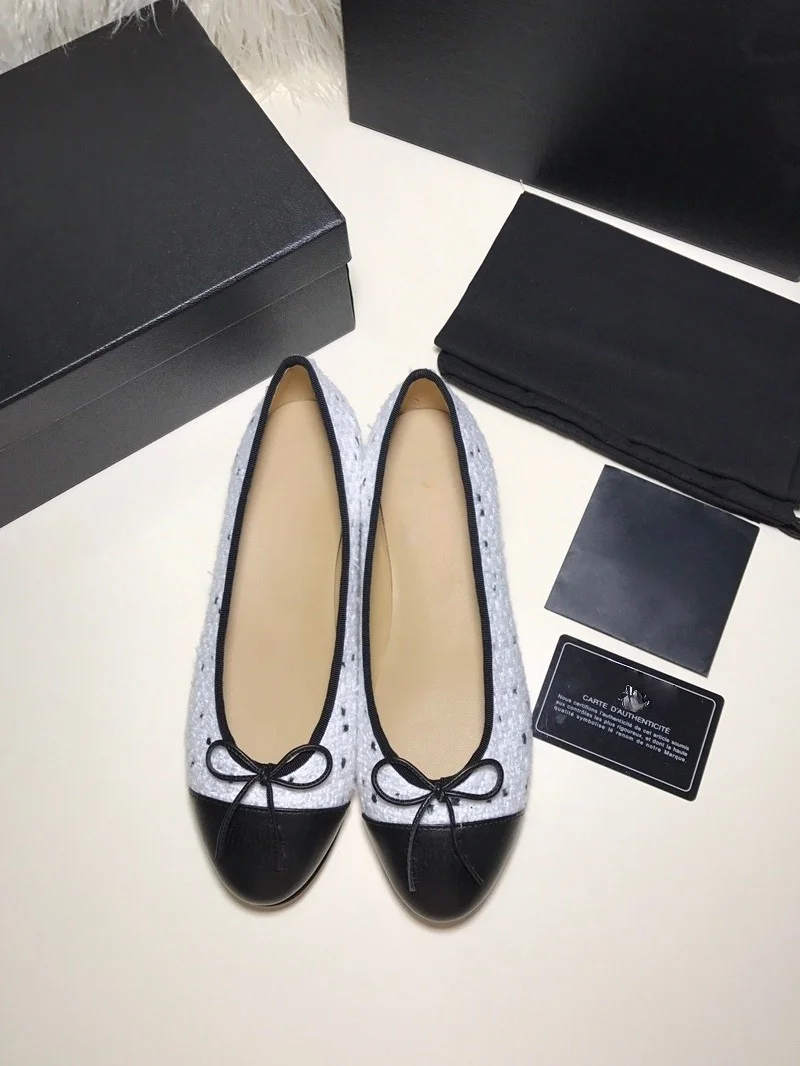 Retro Rote Damenschuhe Neue Weiche Sohle Ballerinas Hohe Absätze für Röcke Kreuzschnalle Runde Spitze Gummisohle Woll-Innensohle