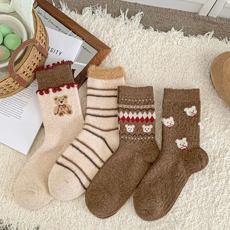 1/4 paar frauen Socken Cartoon Bär Warm Halten neue Winter Boden Socken Mode Rüschen Rand Casual bequeme frauen Socken Image