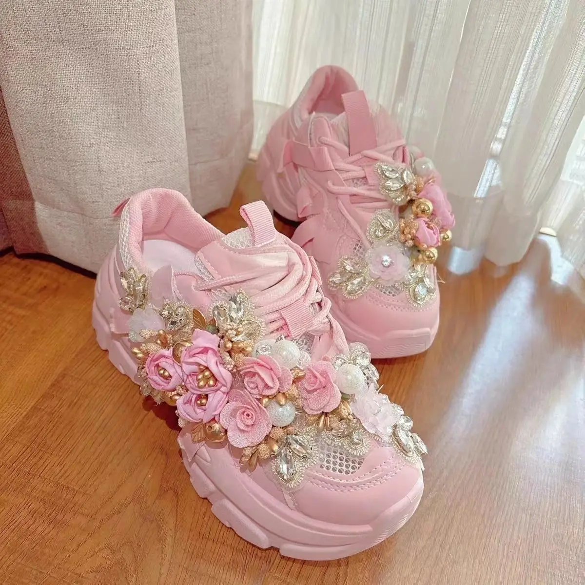 Rosa Blumen-Perlen-Rhinozeros-Pailletten-Perlen-Damenschuhe in großen Größen mit dicker Sohle, robuste, süße Freizeitschuhe 35-40