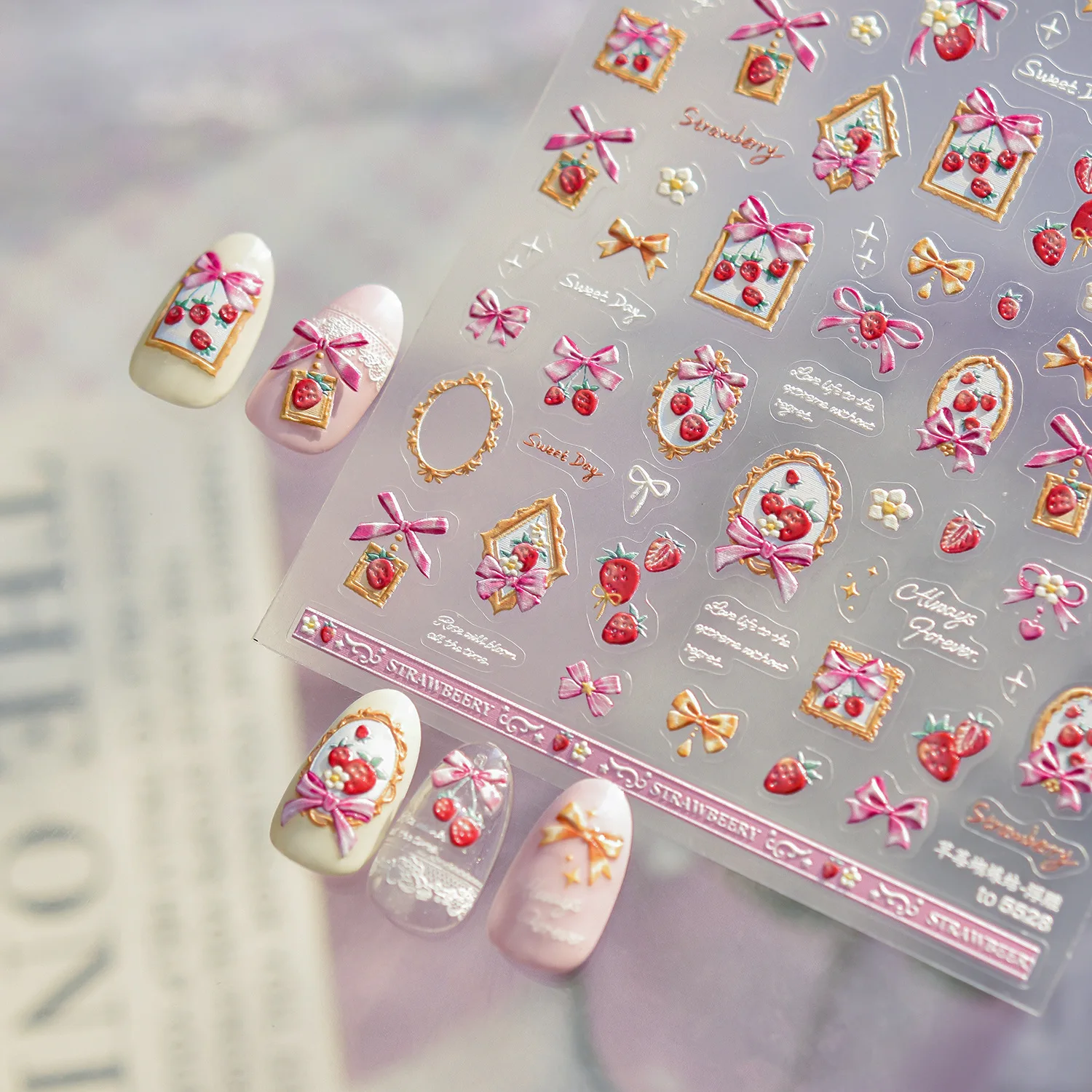 5D Retro Lolita Nagelaufkleber Französischer Goldrand Fotorahmen Erdbeer-Dessert Schleifenkante Selbstklebende Nagelkunst-Aufkleber Image