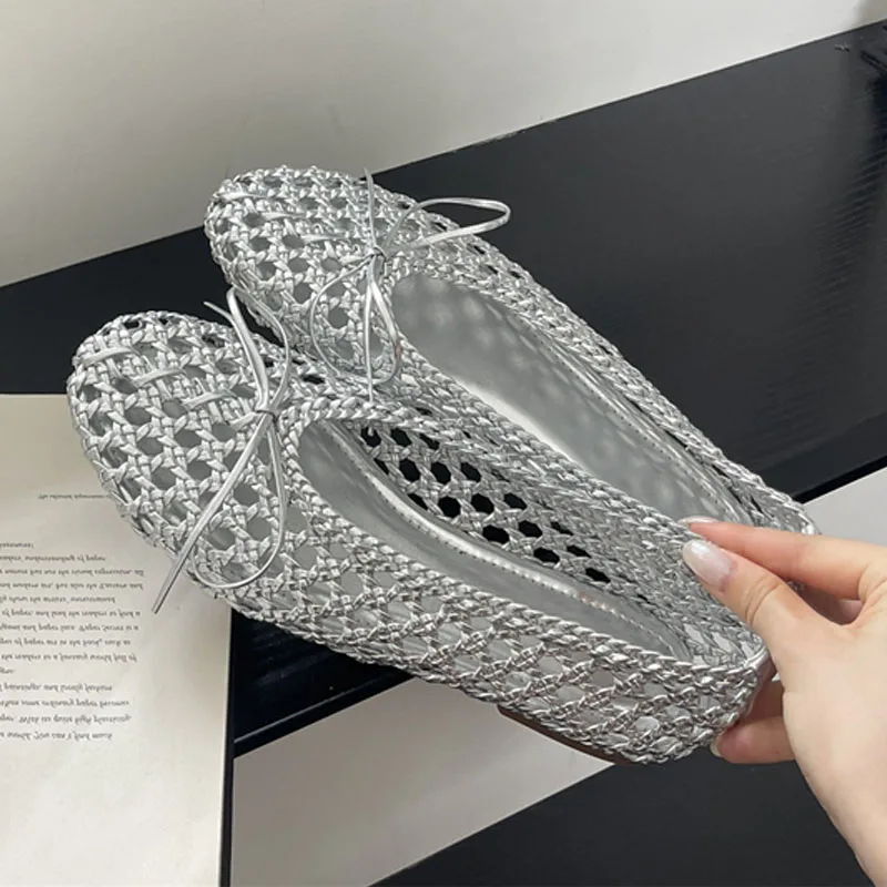 Modische handgefertigte gewebte Mesh-Slipper mit flachem Absatz für Damen, Schmetterlingsknoten, runde Zehenpartie, lässige Damenschuhe, Outdoor-Sandalen, große Größe 43