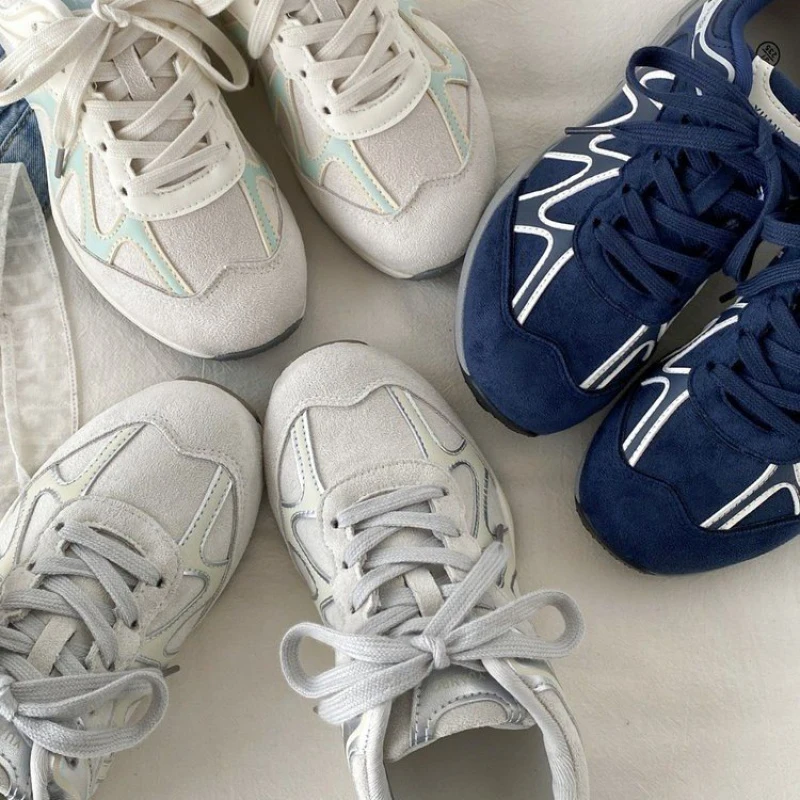 2026 Neue Damen Vintage Casual Sneakers, Schnürbare Bequeme Weichsohlen-Laufschuhe, Modische Tägliche Sportschuhe für Damen