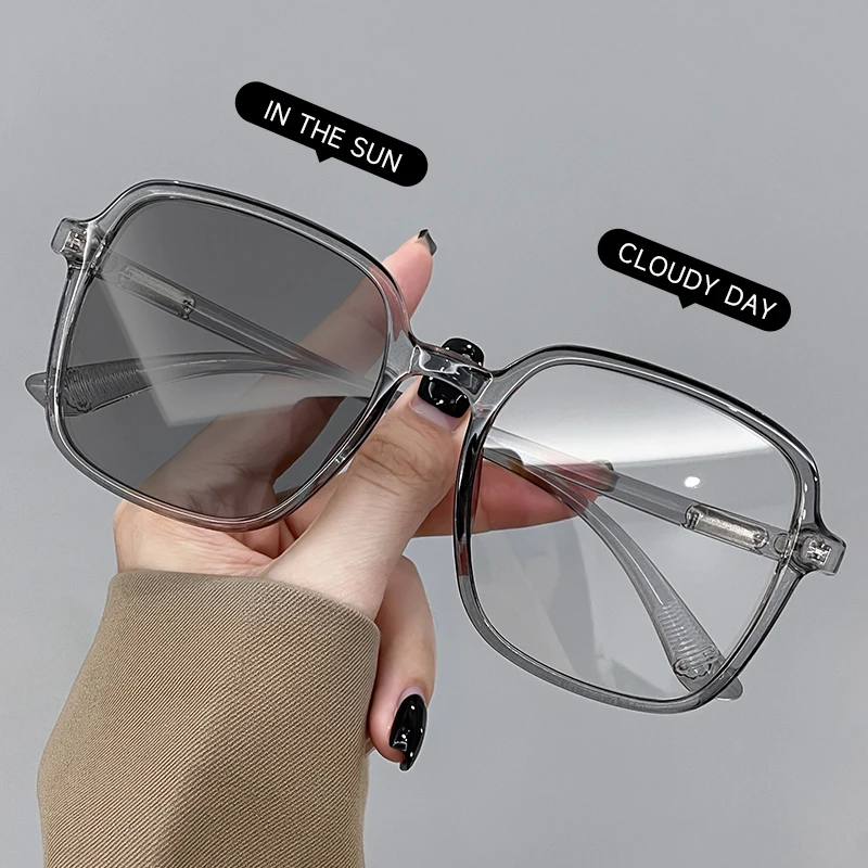 BEAU FIVE Photochrome Blaulicht-Brille für Damen, übergroßer quadratischer Rahmen, UV400-Schutz, 2-in-1-Smart-Sonnenbrille, BrillenF113 Image