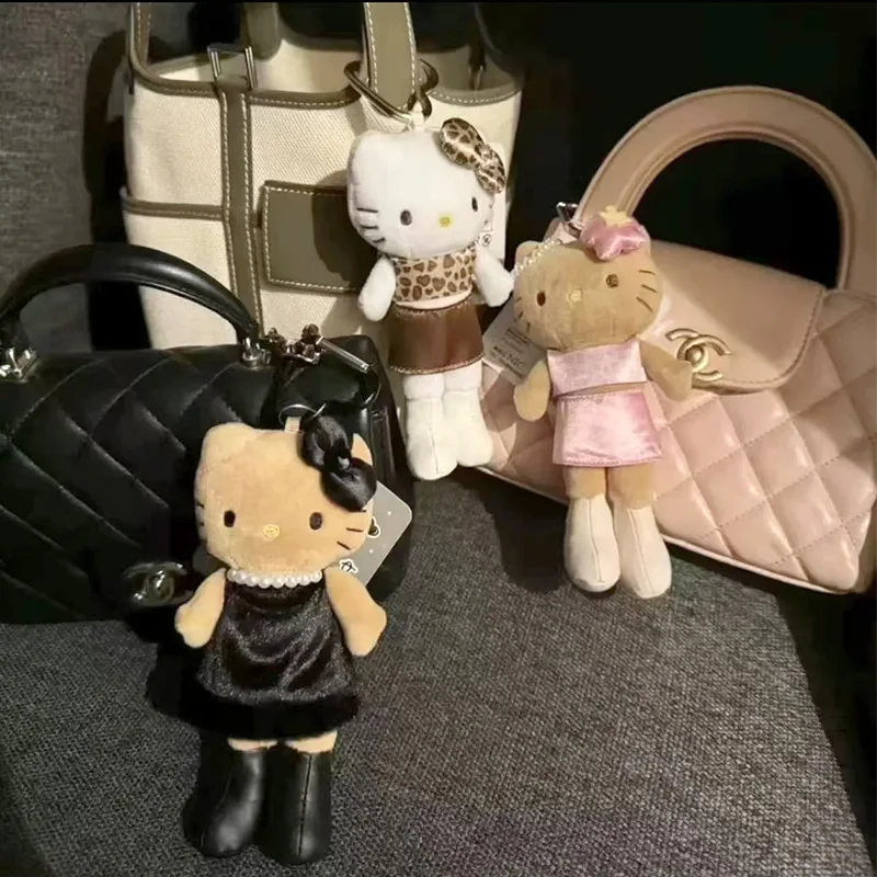 15cm Sanrio Schwarze Hello Kitty Plüsch-Anhänger Mädchen Rucksack Taschen Gefüllte Schlüsselanhänger Niedliche Leoparden Hello Kitty Plüsch-Schlüsselringe