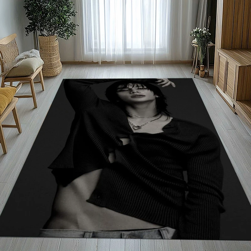 Hyunjin Kpop Stray Kids Star Wohnzimmer Rutschfester Teppich Weicher Teppich für Schlafzimmer Kinderzimmer Sofa, Heimdekoration Fußmatte Geschenk Image