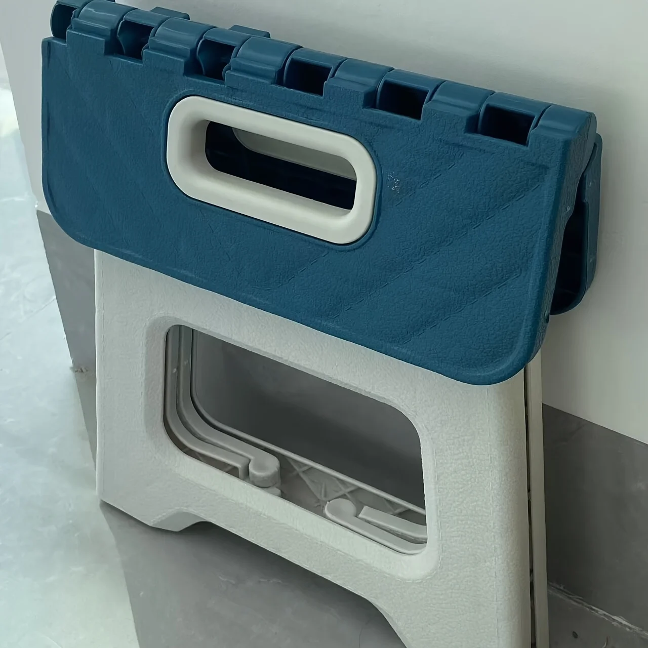 Klappbarer Tritthocker Leichter Robuster Klapphocker | Tragbarer Tritthocker mit Griff, rutschfest | 3 Farben, für Küche und Bad