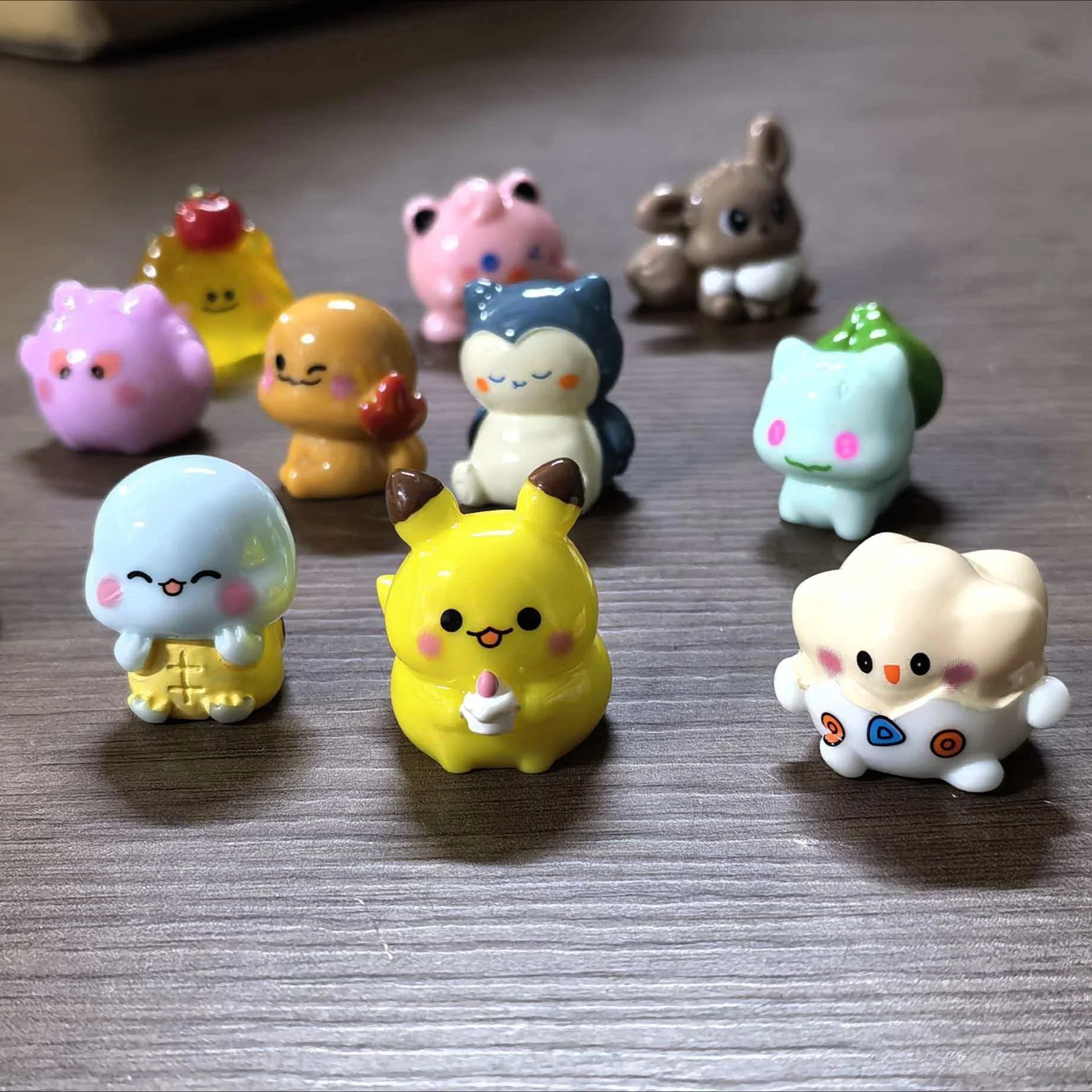 12-teiliges Pocket Monsters Mini-PVC-Puppen-Set - Pikachu, Psyduck, Sammle Weitere Niedliche Anime-Spielzeuge, Schreibtisch-Dekorationen und Auto-Accessoires Image