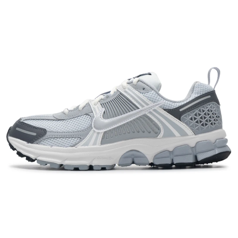 Nike Damenschuhe Vomero 5 (Gs) Freizeitschuhe, Sportschuhe, atmungsaktive und bequeme Dad-Schuhe aus Mesh Hf6998-002