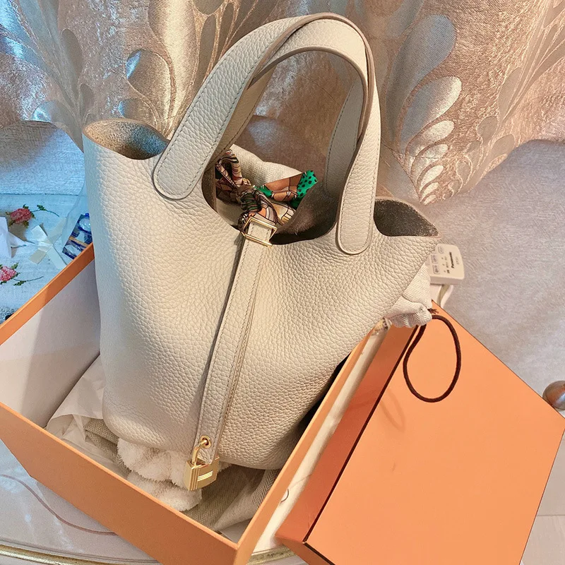 2025 nouvelle tendance de la mode femmes sac souple PU sac à main femmes décontracté grande capacité mode Shopper fourre-tout écharpe + accessoires