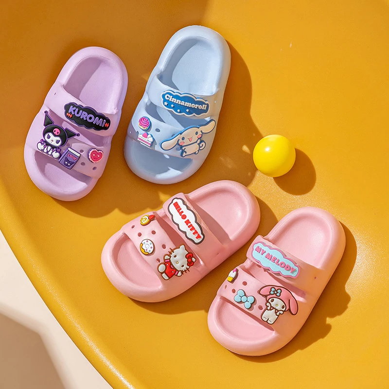 Stylische Hello Kitty Hausschuhe, rutschfeste Plateau-Sandalen, Strandschuhe, geschlossene Mesh-Schuhe, geeignet für Zuhause und Reisen.
