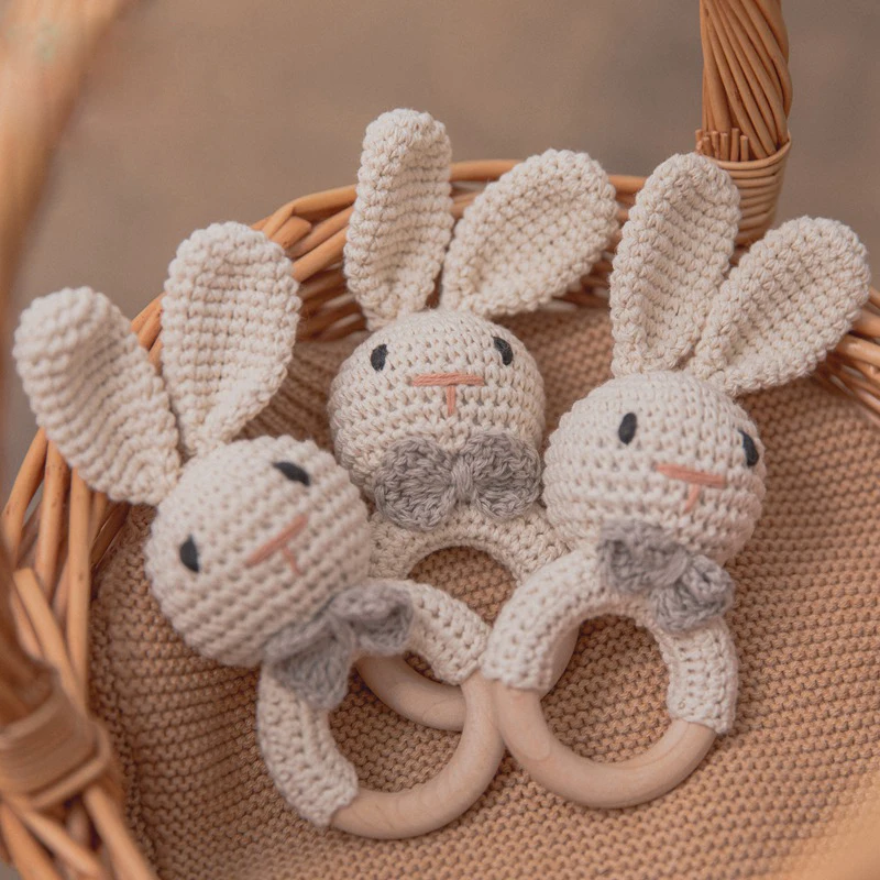 Baby-Rassel Hase Gehäkeltes Tier Cartoon Musik-Rassel-Spielzeug für Babys Kawaii Beißring-Rassel Baby-Spielzeug 0-12 Monate Montessori-Spielzeug