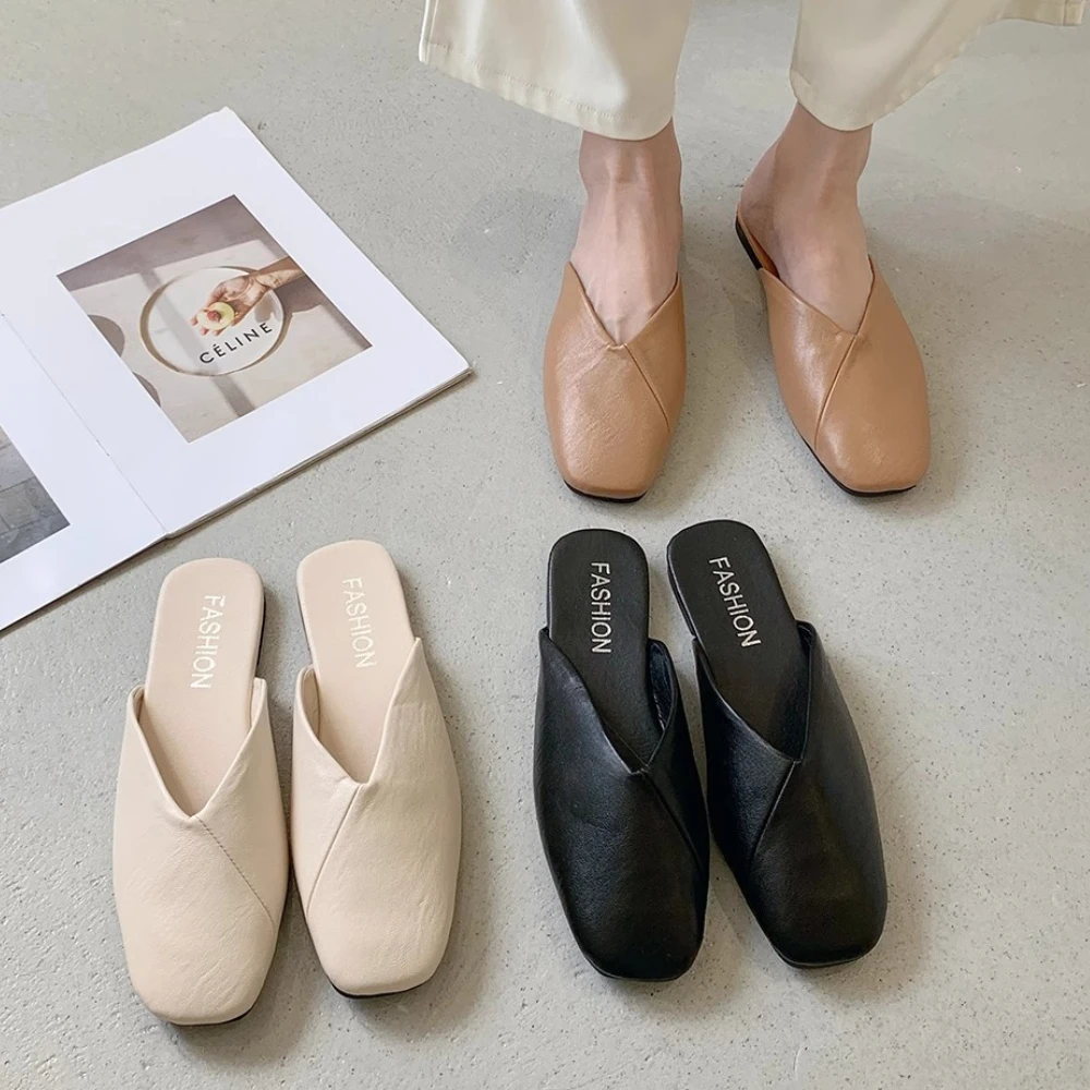 Damen-Mules: Elegante, flache Pantoletten mit geschlossener Zehenpartie aus Leder – Bequeme Freizeitschuhe für Damen, Größen 35-43
