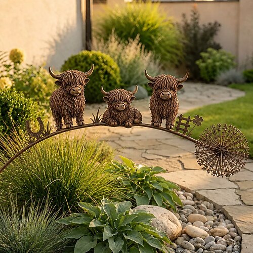 Paletto da giardino in metallo a forma di uccello, scultura di 3 pettirossi realistici su un dente di leone, ornamento decorativo per prato, patio e giardino. aiuola, decorazione da giardino per