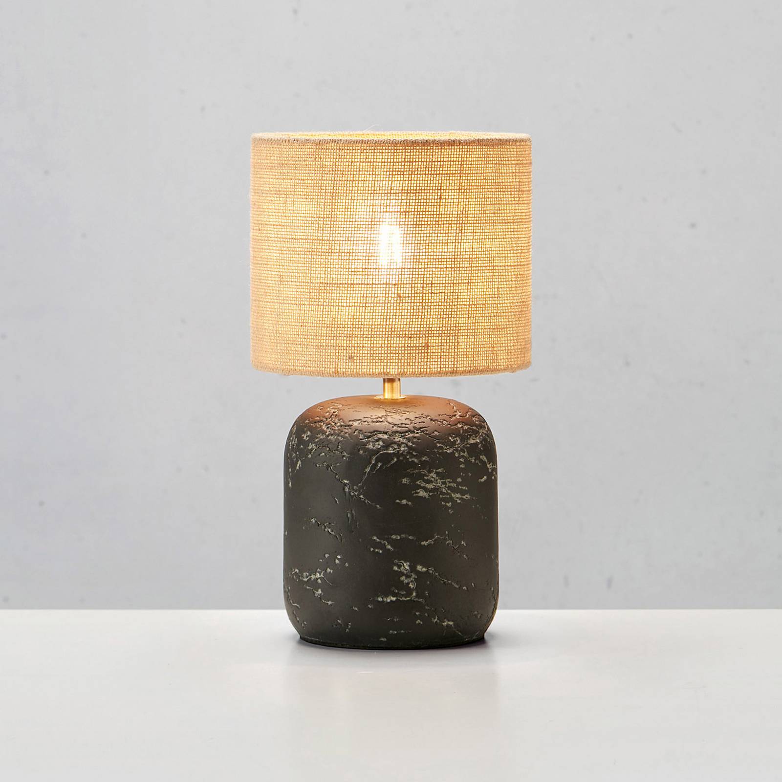 Markslöjd Lampada da tavolo Montagna, Nero, Soggiorno / Sala da pranzo, calcestruzzo / cemento, Lampada da tavolo
