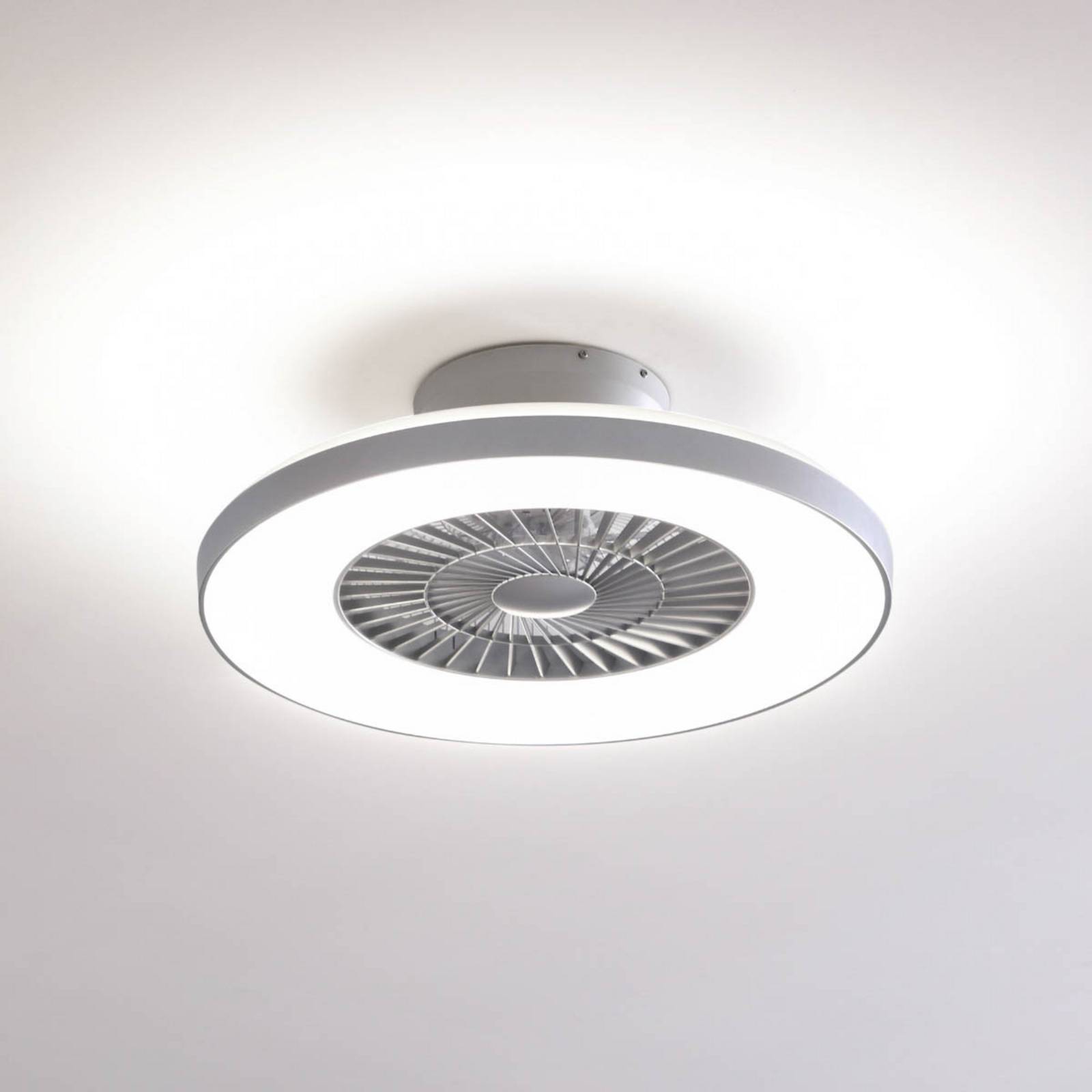 Lindby Smart Ventilatore da soffitto LED Paavo, argento, silenzioso, Tuya Paavo Lindby, dimmerabile, Alluminio / Grigio / Zincato, Soggiorno / Sala da pranzo, Plastica, Moderno