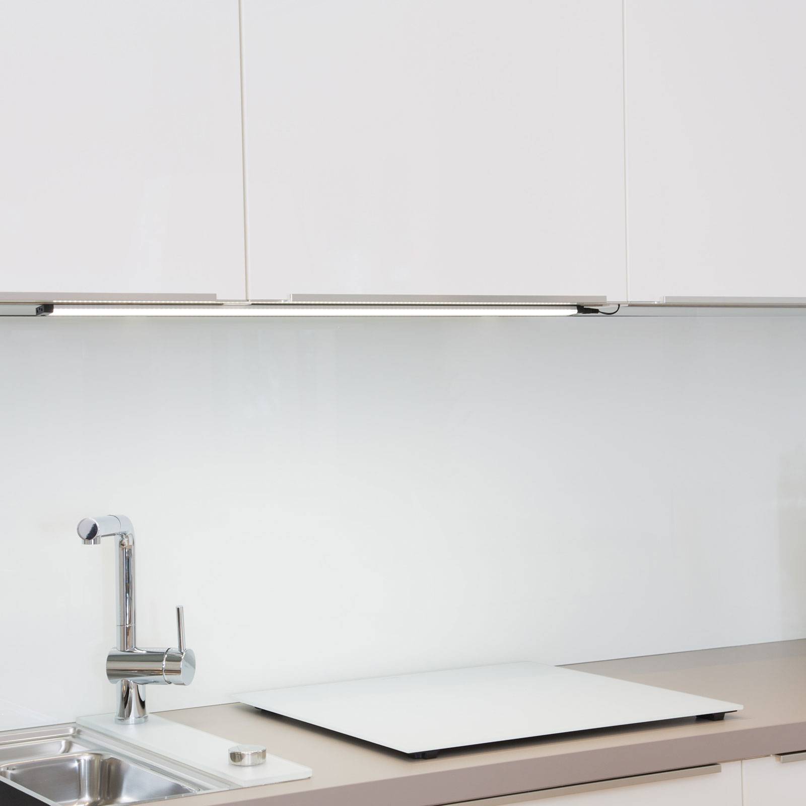 Müller-Licht Lampada LED per mobili Balic Sensor, 3.000 K, lunghezza 80 cm dimmerabile, Alluminio / Grigio / Zincato, Cucina, Alluminio, Lampade per mobili