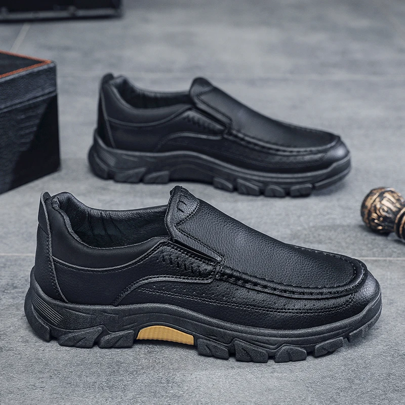 Vielseitige, leichte Herrenschuhe im britischen Stil, neue, rutschfeste Freizeitschuhe für Herren in großen Größen mit weicher Sohle, atmungsaktive und bequeme Turnschuhe für Menschen mittleren Alters