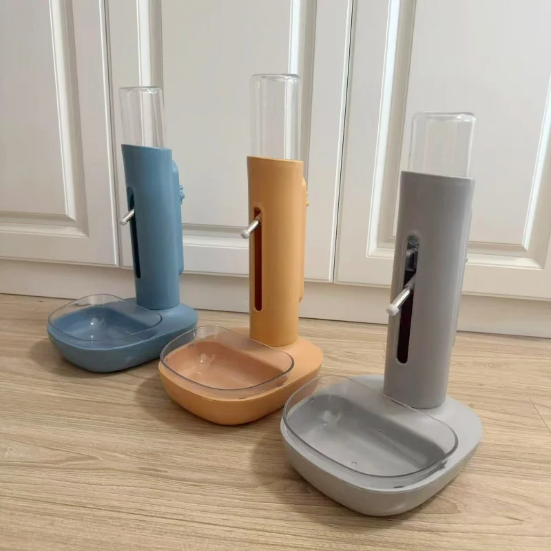 Dr. Pet's Haustier-Wasserspender für Welpen ist ein anhebbarer, vertikaler, automatischer Wasserspender für Katzen, zum Aufhängen.