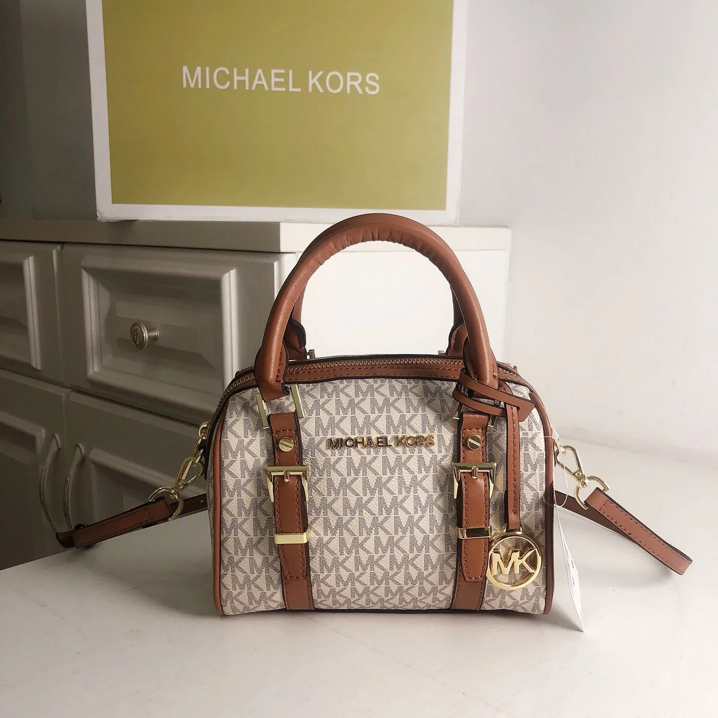 Michael Kors 2026 Echte Authentische Europäische und Amerikanische Klassische MK Damenhandtasche, Vintage Monogramm Leder Mini Boston Handtasche