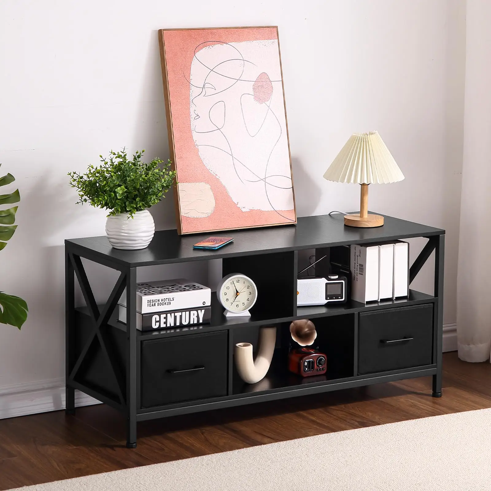 Meuble TV en fer et bois avec 2 tiroirs en tissu, finition chêne foncé, meuble TV bas avec fentes ouvertes, meuble TV stable pour salon, meuble multimédia pour téléviseurs jusqu'à 55 pouces