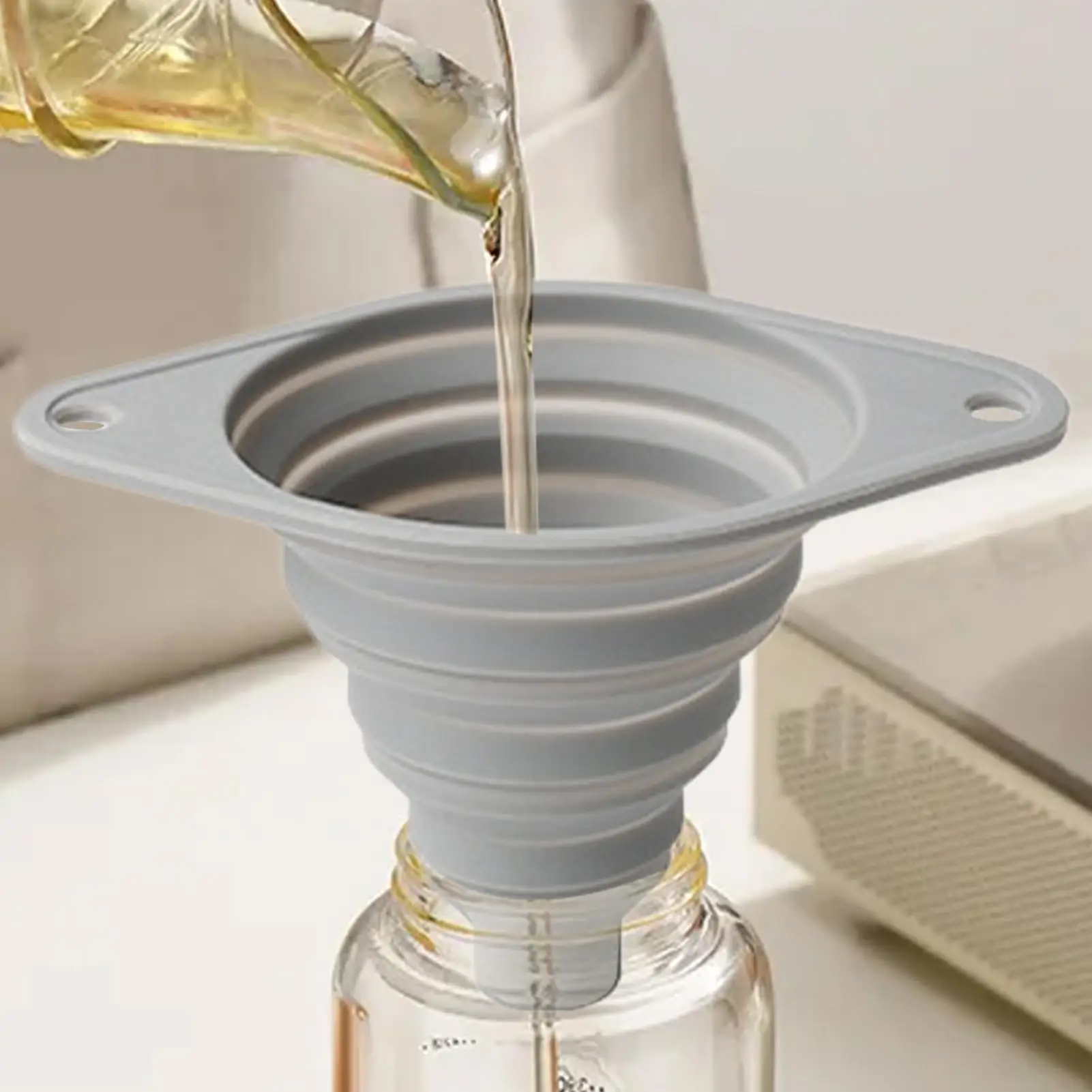 Kitchen Silicone Funnel Foldable Funnel for Filling Water Bottle With Liquid Transfer Portable Oil Pot Funnel Kitchen Gadgets