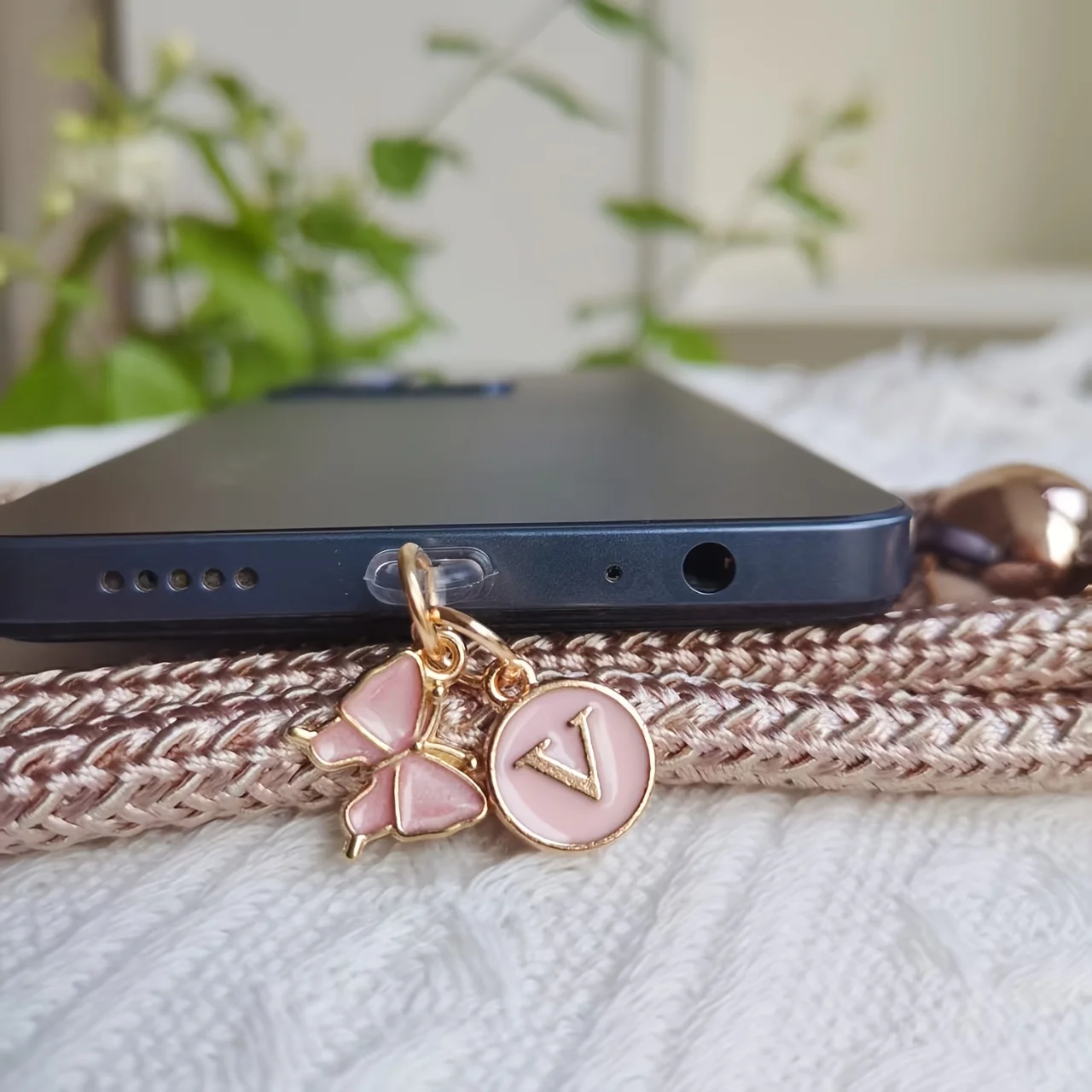 Pink Butterfly Letter Phone Dust Plug, Phone Charm Accessory for Couples, Suitable for Type-C Phones, Letter N-Z Dust Plug, Charging Port Protector, Protects the Phone Interface While Adding a Touch