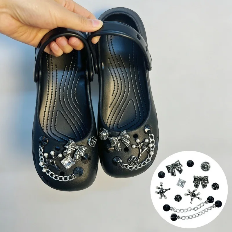 Koreanischer Stil Silber Metallkette Schuh-Charms Set Damen Sommer 2026 Punk Metall Schmetterling Clogs Accessoires Damen Clogs Dekoration