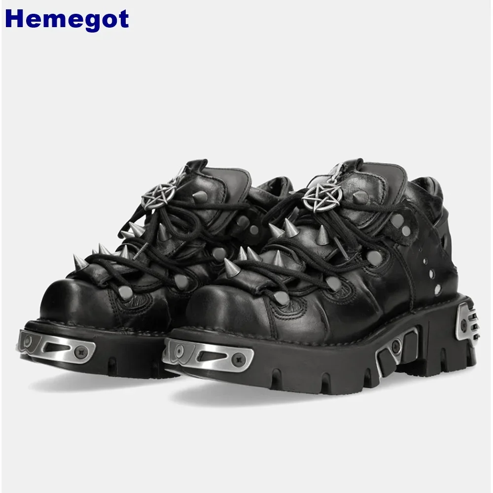 Dicke Sohle Star Metal Niet kurze Stiefel neue Street Punk Rock Schnür Sportschuhe schwarze Mode Damen lässige Motorrads tiefel