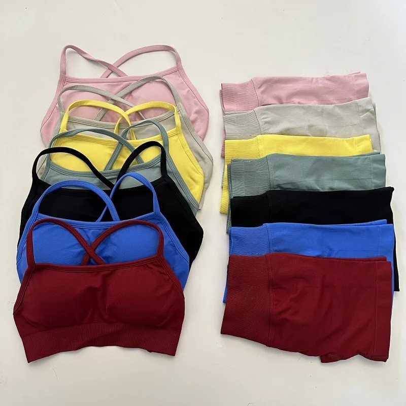 Ensemble de yoga et de sport pour femme, ensemble de yoga sans couture 2 pièces, ensemble short de sport, soutien-gorge de sport dos nu, short froncé aux fesses, vêtements de fitness