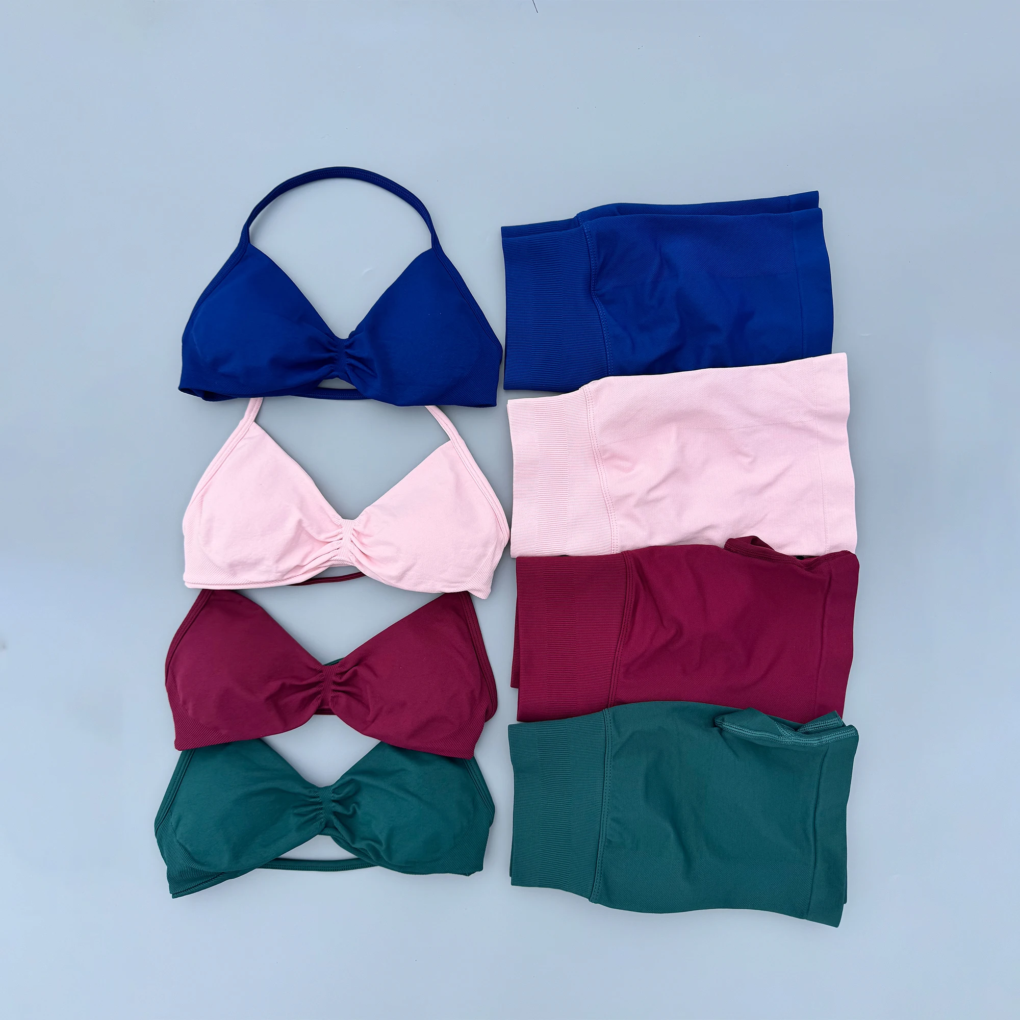 Ensemble de yoga et de sport SOLIA DYNAMIC 2 pièces pour femmes, soutien-gorge de yoga sans couture à bretelles, short de sport froncé, ensemble de sport, vêtements de sport