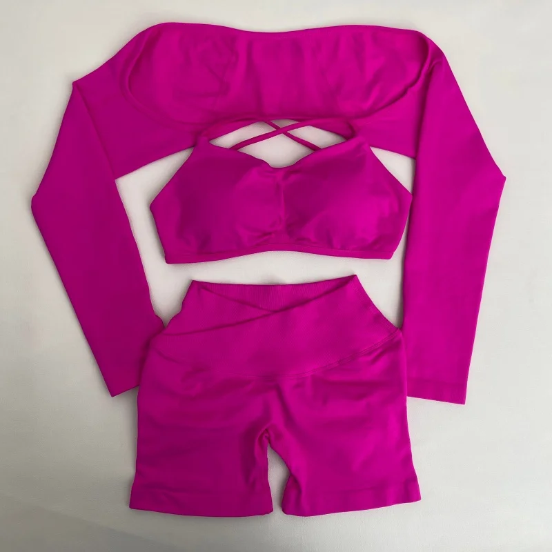 Ensemble de sport pour femmes : short de yoga, haut de sport à bretelles, soutien-gorge de sport, leggings respirants, extensibles et doux, 3 pièces pour le yoga et l'entraînement.