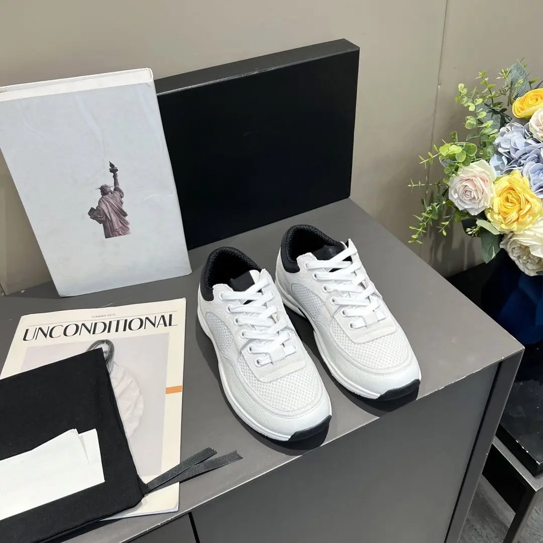 Off-white, perforierte Unisex-Skateschuhe, atmungsaktive, flache Freizeitsneakers, leichte Skateschuhe, bequeme Schuhe für das heiße, feuchte Wetter im Süden, ideal zum Pendeln und für Freizeitaktivitäten, ohne dass die Füße schwitzen – für Damen...